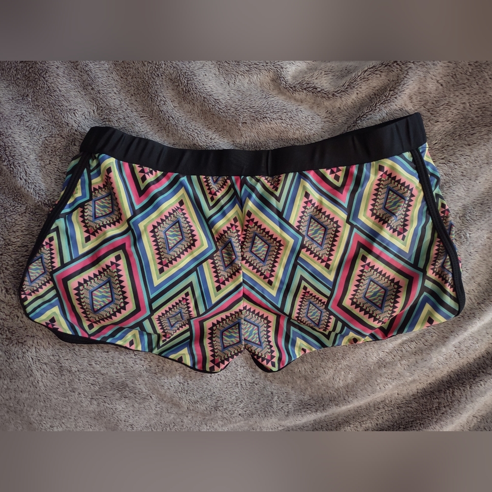 Fantastic AONIHUA 💦Geometric Backless Rashguard & Bottoms👣 - Picture 7 of 14
